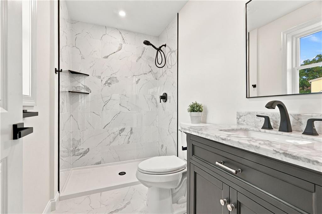 36 Vineyard Avenue Property Photo 24