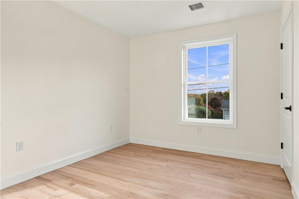 36 Vineyard Avenue Property Photo 27