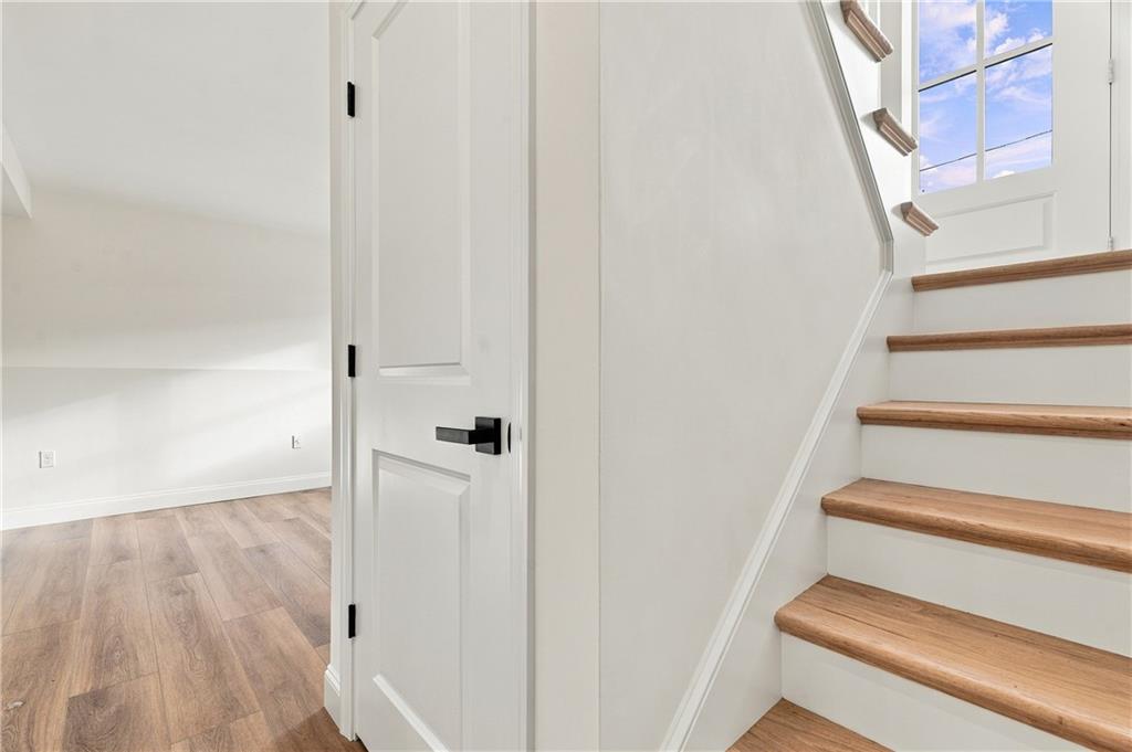 36 Vineyard Avenue Property Photo 28