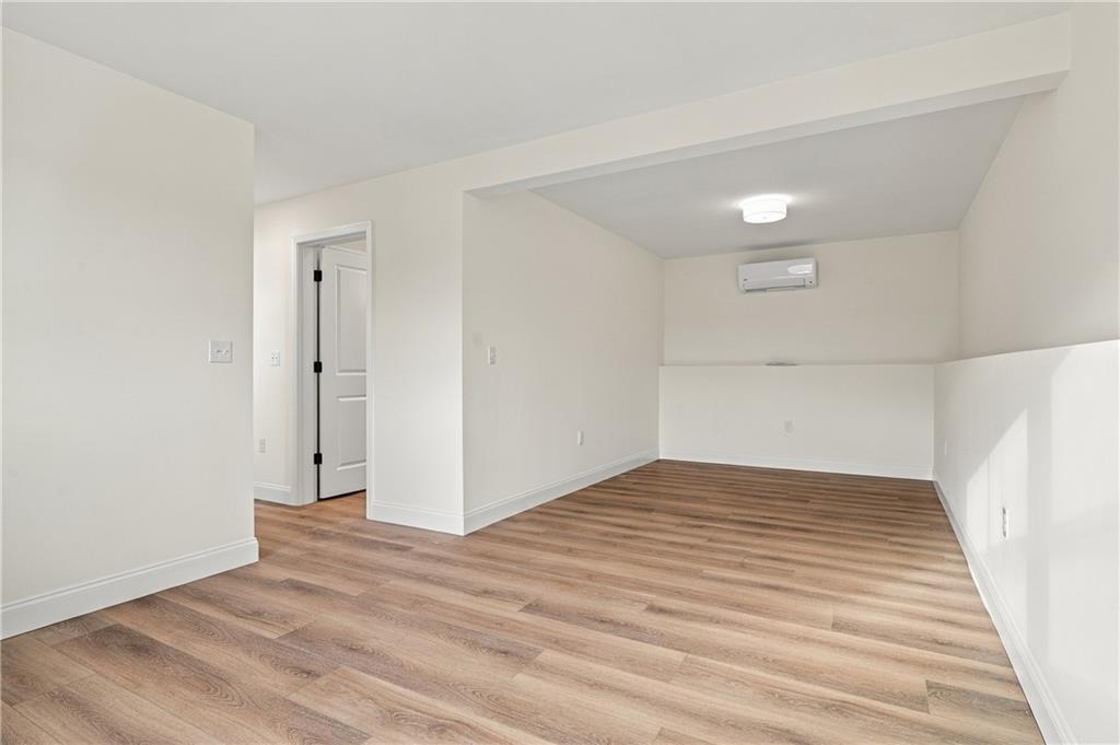 36 Vineyard Avenue Property Photo 30