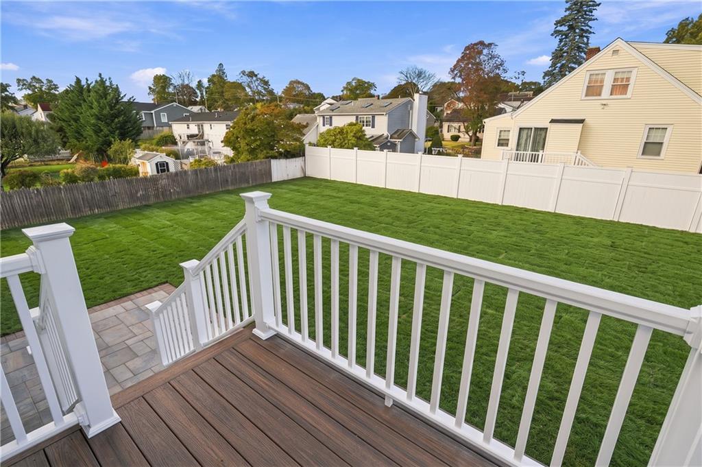 36 Vineyard Avenue Property Photo 35