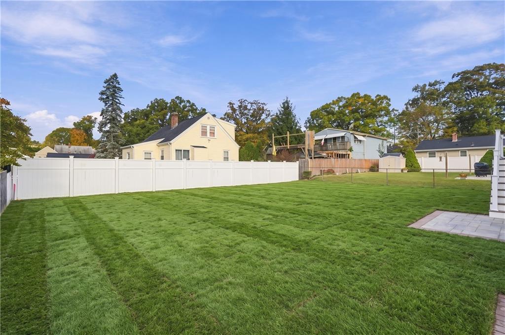 36 Vineyard Avenue Property Photo 37