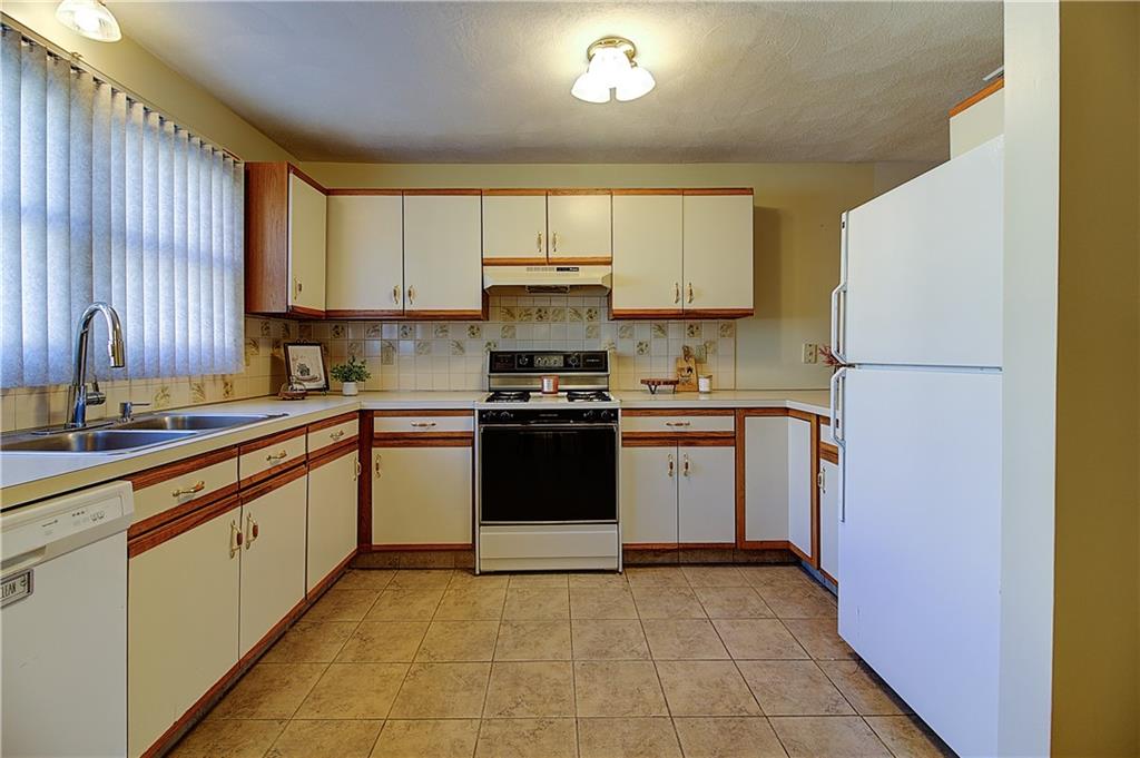 1603 Plainfield Pike Unit D8 Property Photo 5