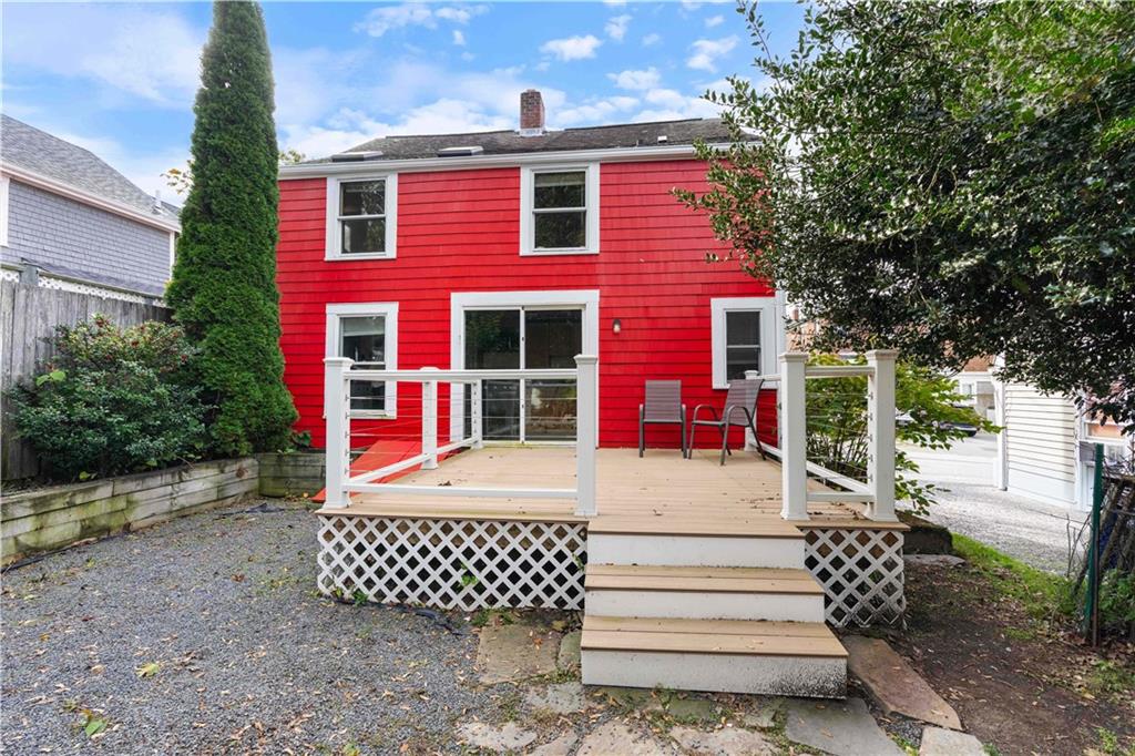 12 Holland Street Property Photo 2