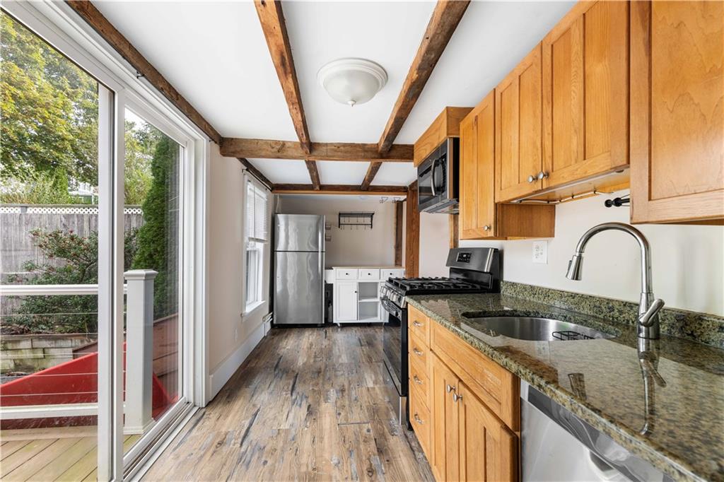 12 Holland Street Property Photo 6