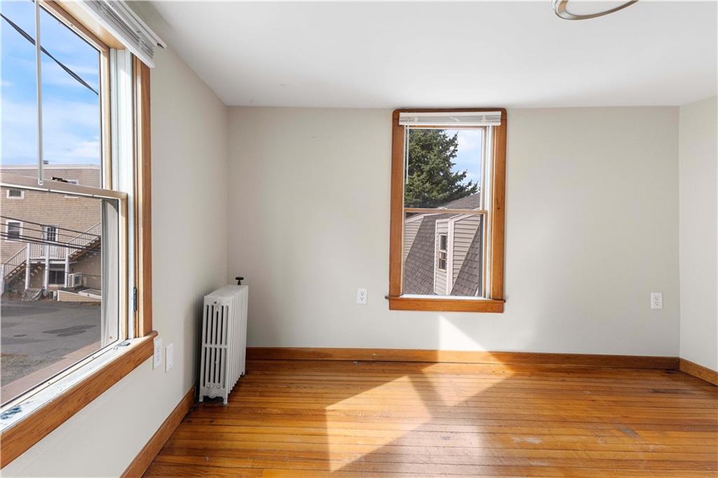 12 Holland Street Property Photo 14