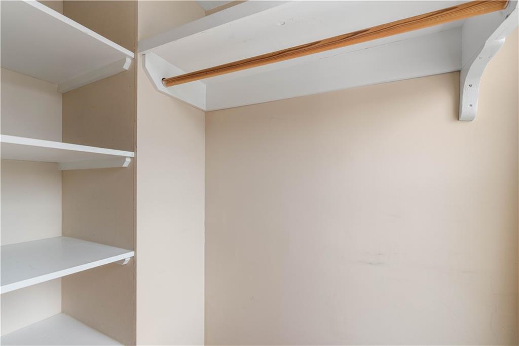 12 Holland Street Property Photo 15
