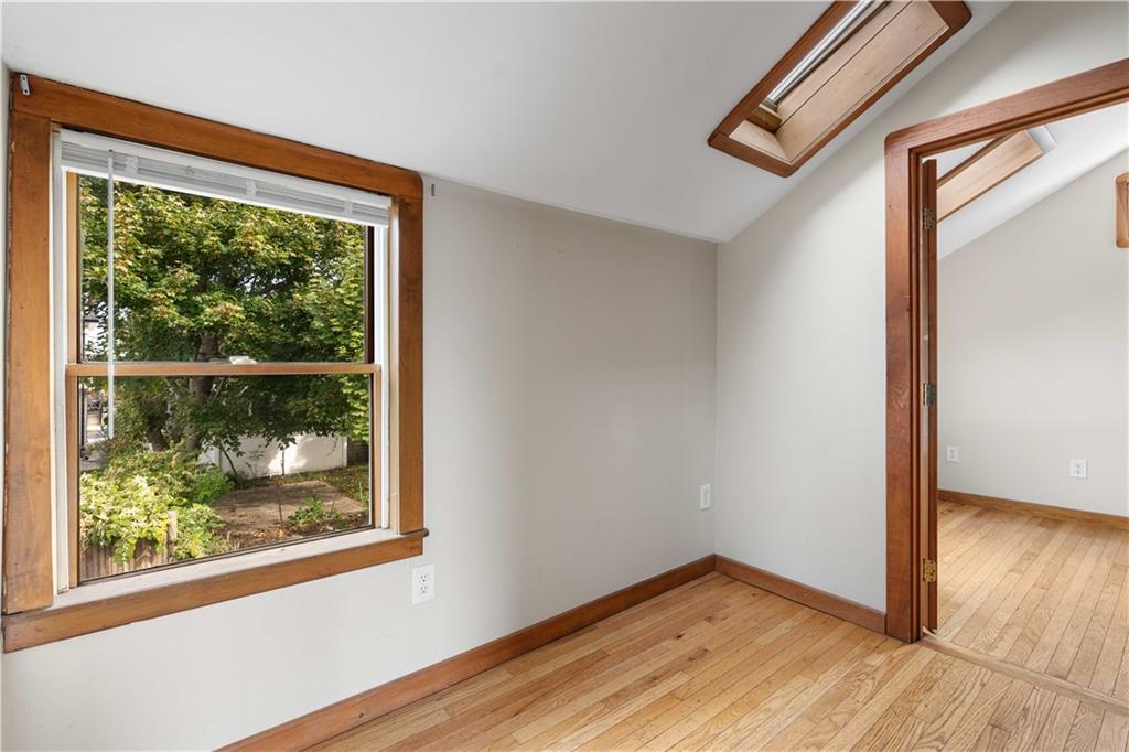 12 Holland Street Property Photo 17
