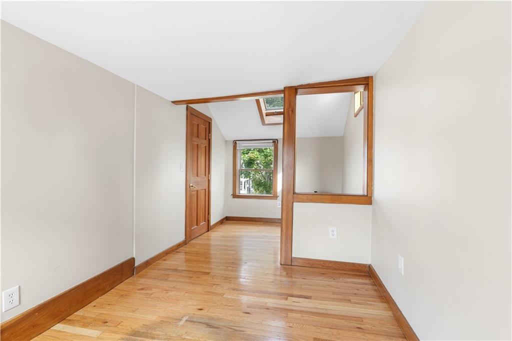 12 Holland Street Property Photo 20