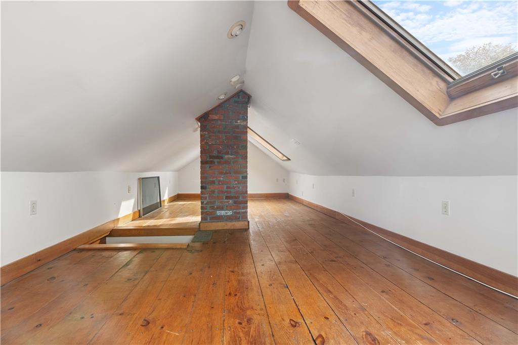 12 Holland Street Property Photo 21