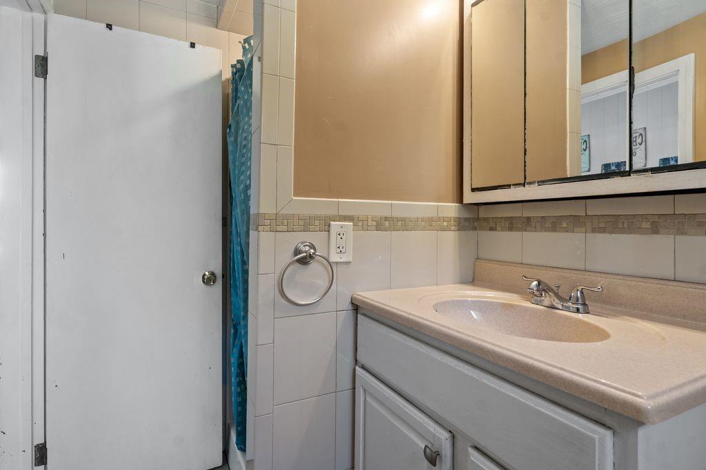 2348 Hartford Avenue Property Photo 17