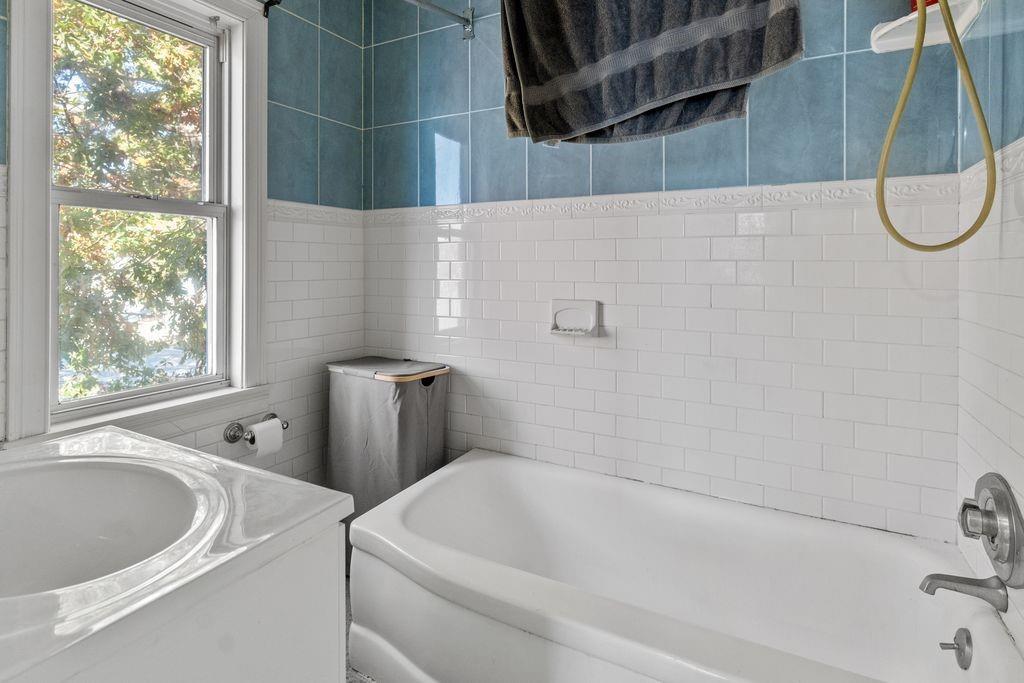 2348 Hartford Avenue Property Photo 25