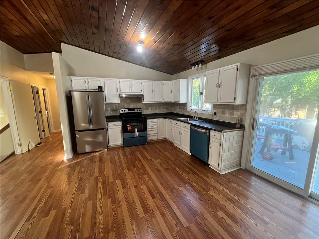 39 Sachem Road Property Photo 5