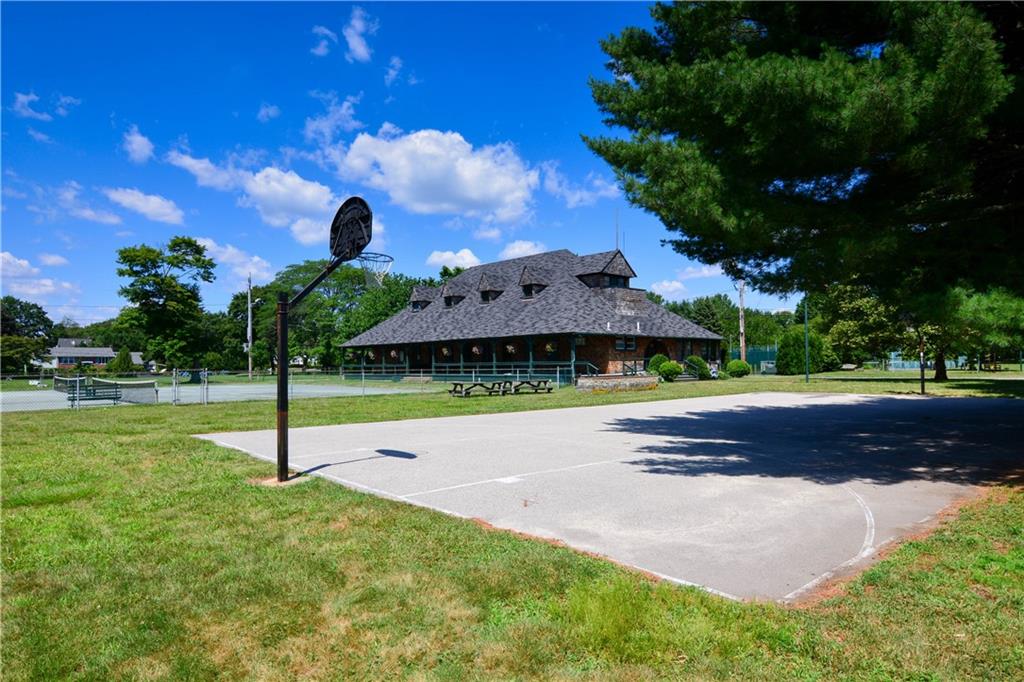 51 1 Eighth Avenue Property Photo 18