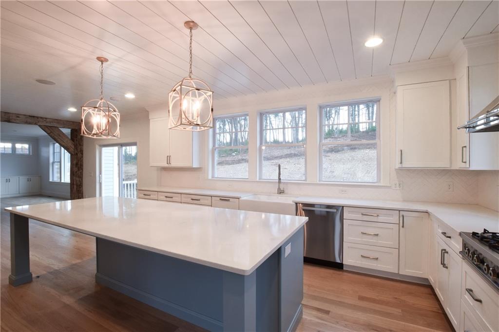 51 2 Eighth Avenue Property Photo 7