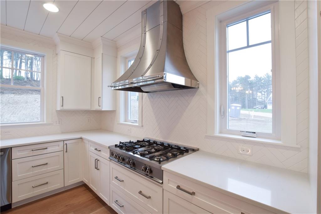 51 2 Eighth Avenue Property Photo 8