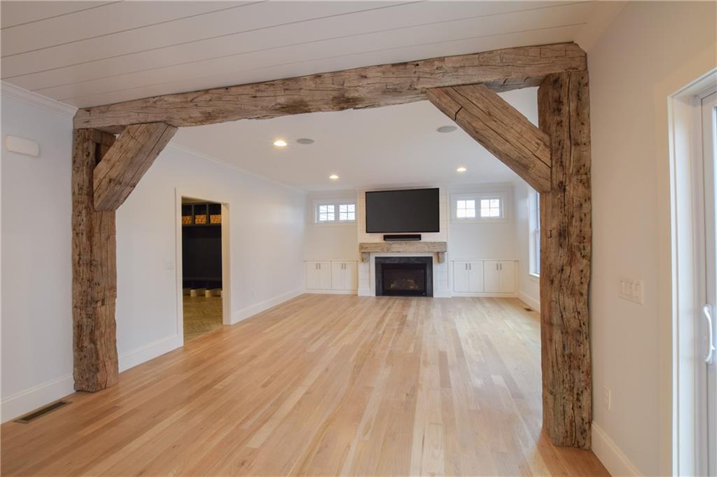 51 2 Eighth Avenue Property Photo 10