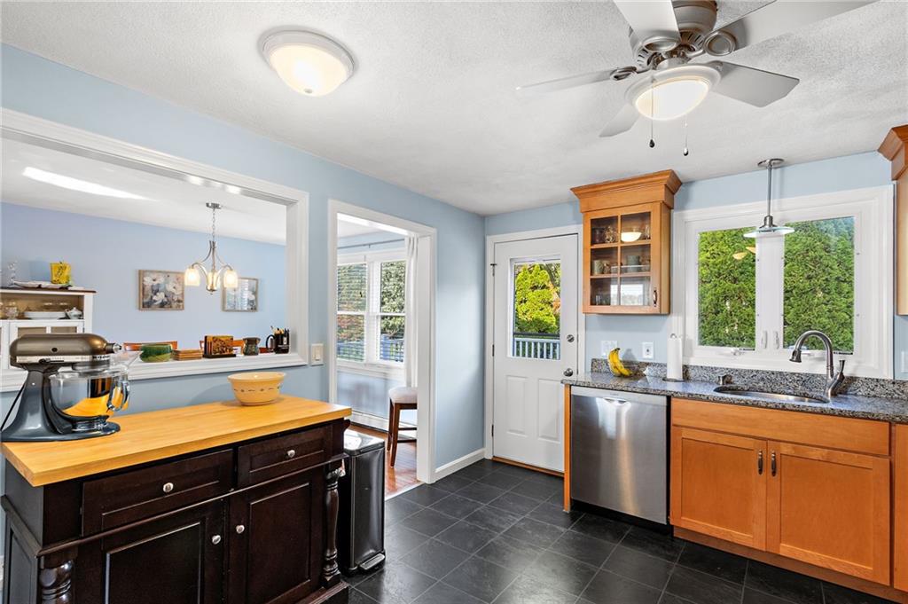 31 Greenview Street Property Photo 4