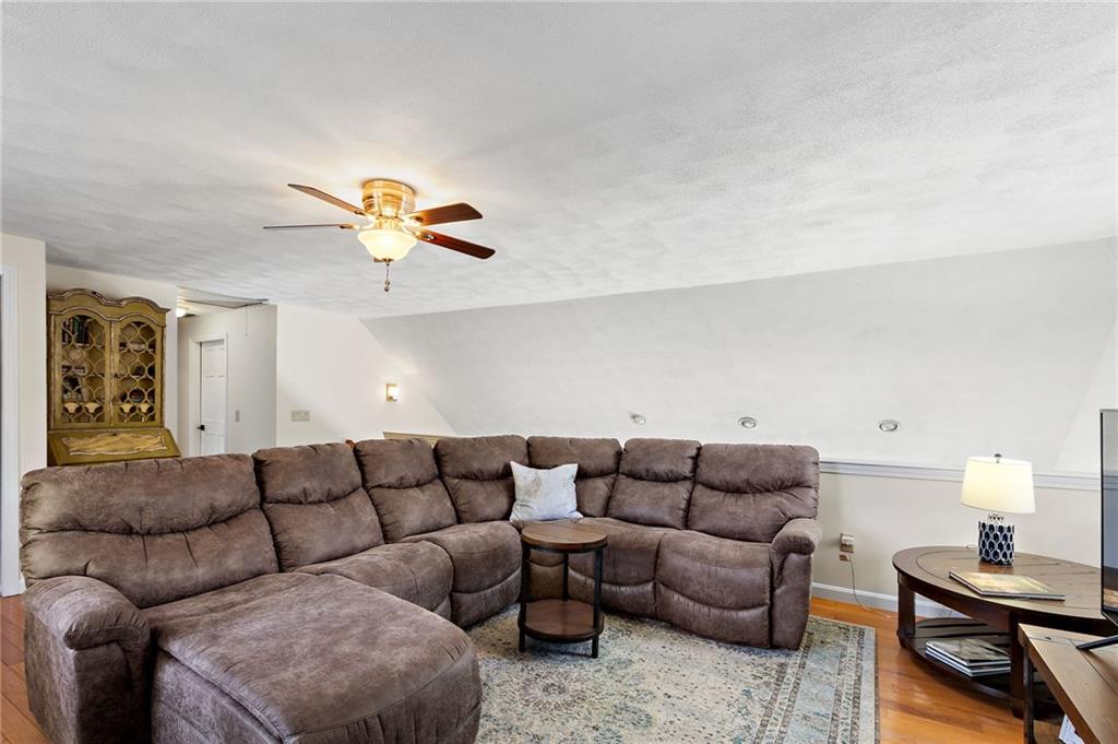 31 Greenview Street Property Photo 12