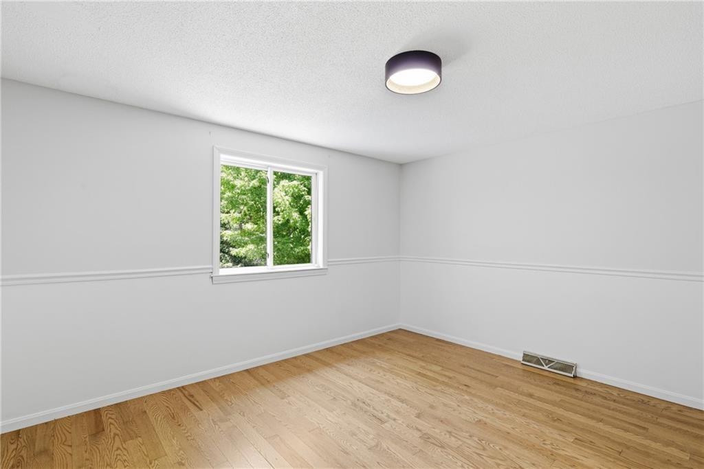 32 Briarwood Road Property Photo 20