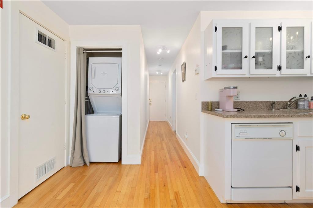 446 Bellevue Avenue Unit 4 Property Photo 4