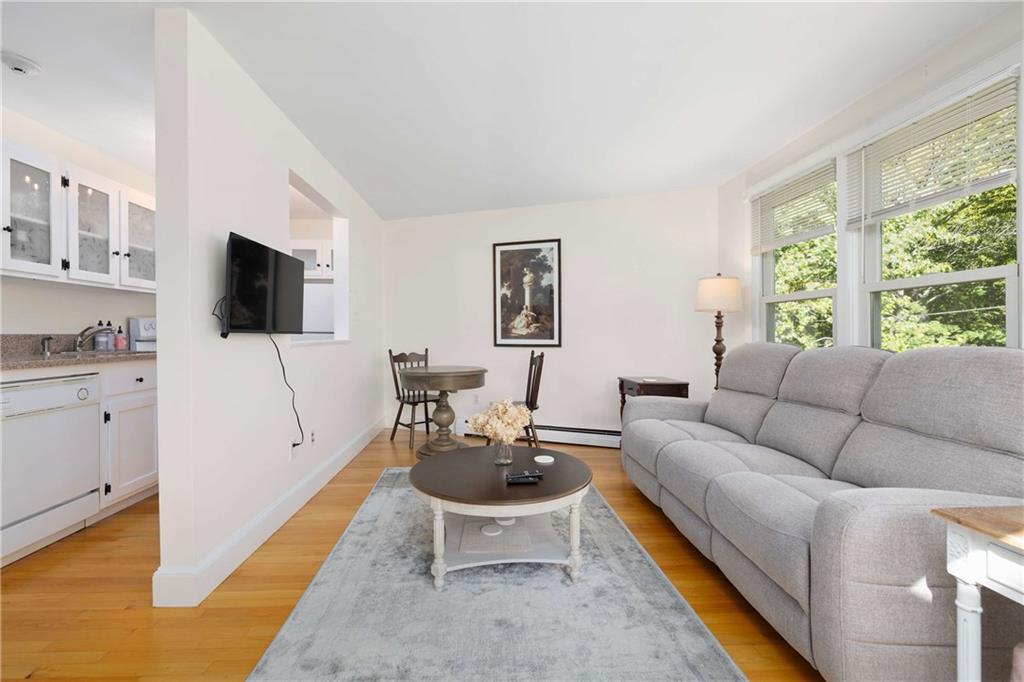446 Bellevue Avenue Unit 4 Property Photo 6