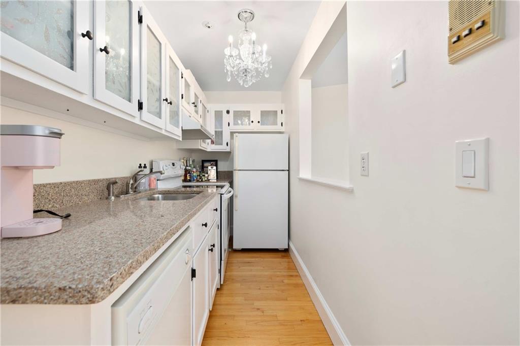 446 Bellevue Avenue Unit 4 Property Photo 7