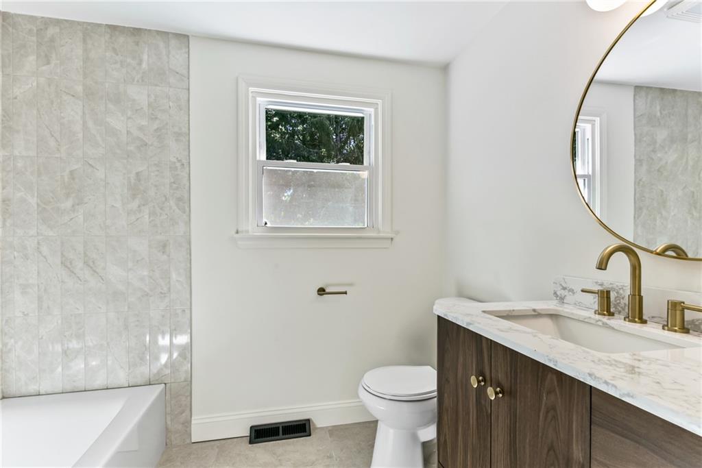 58 Sand Turn Road Property Photo 11