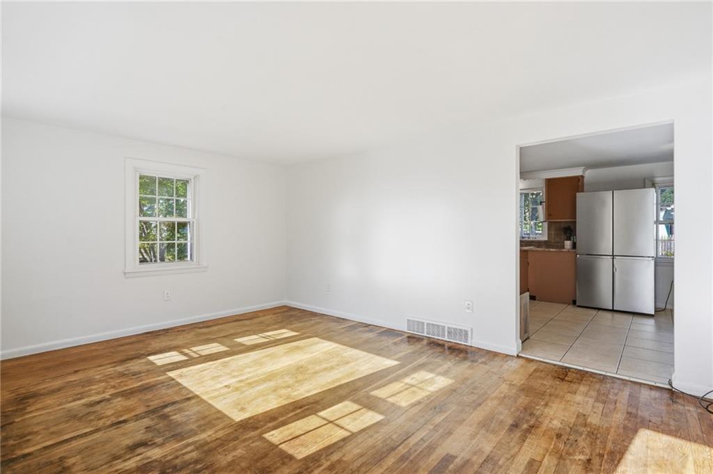 165 Adrian Street Property Photo 5