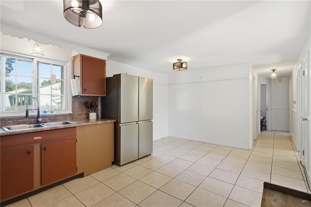 165 Adrian Street Property Photo 10