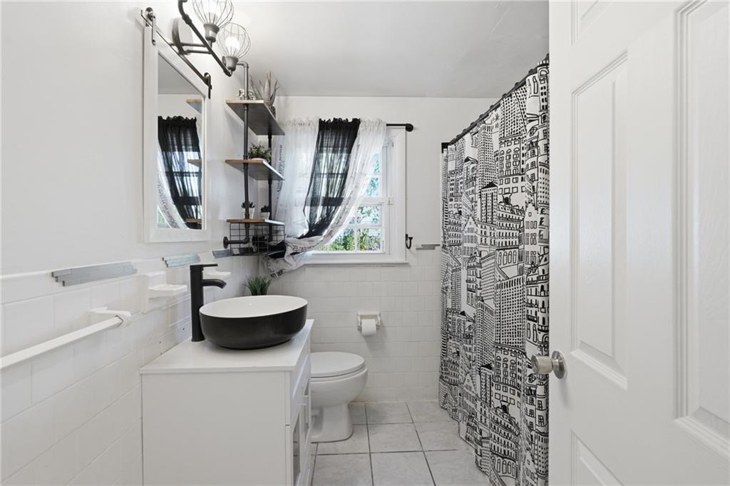 165 Adrian Street Property Photo 22