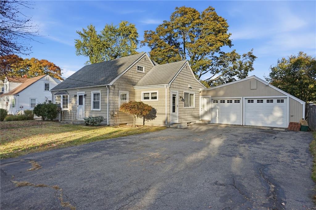 114 Becker Avenue Property Photo 4