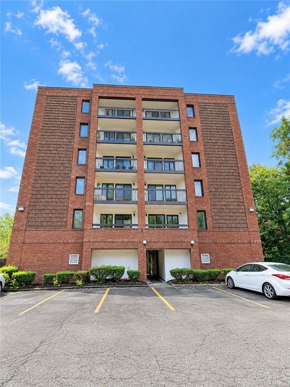 366 Quincy Avenue Unit 303 Property Photo 1