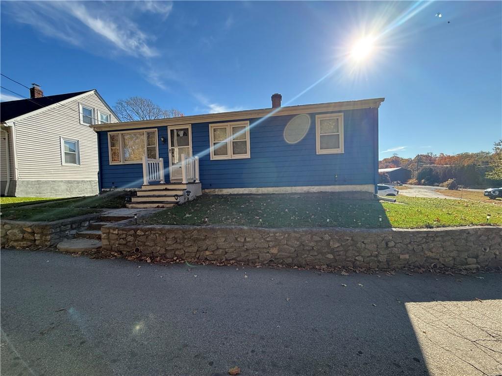 126 Simmonsville Avenue Property Photo 1