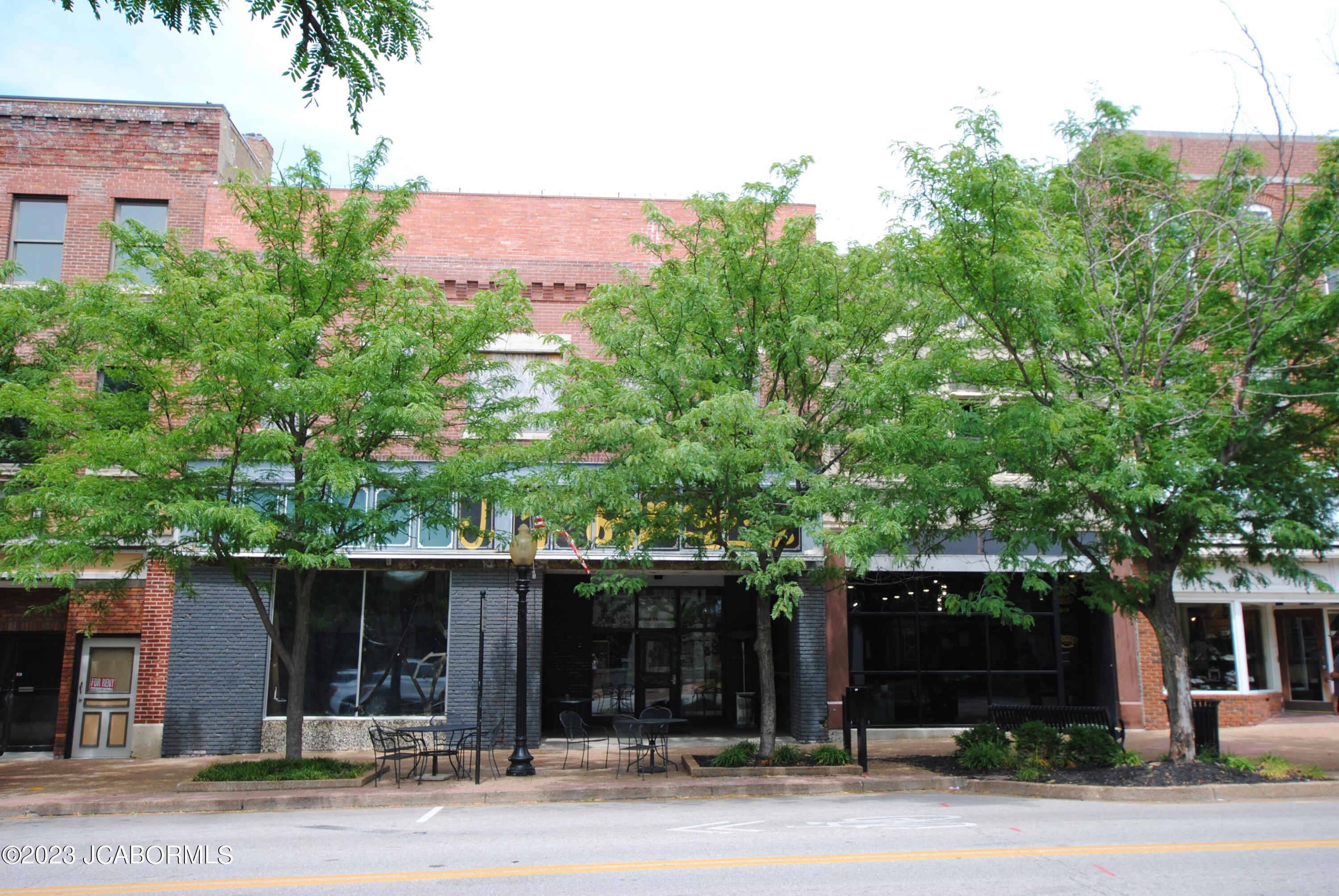 215 E High Street Property Photo 2