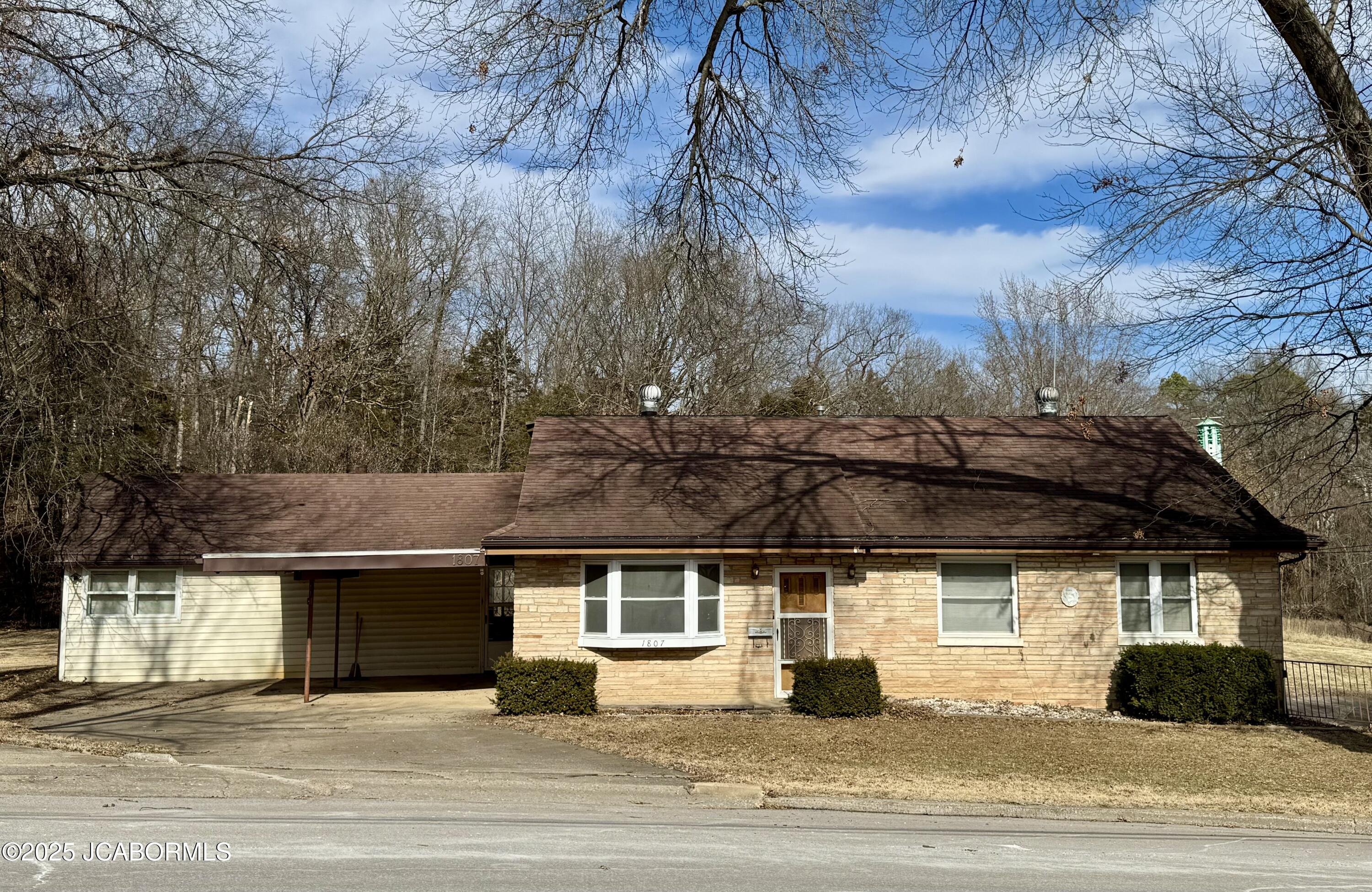 1807 Green Meadow Drive Property Photo
