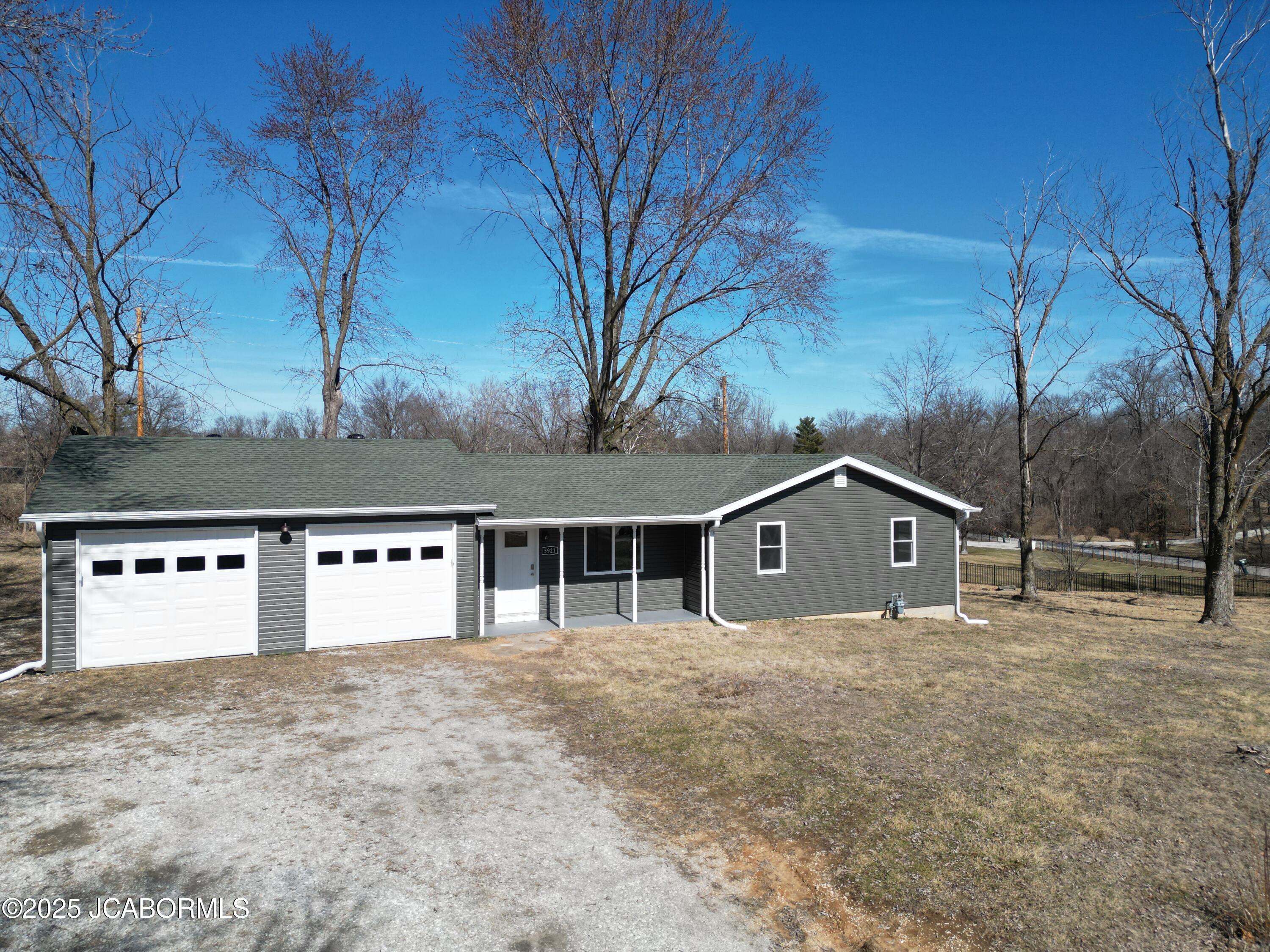 5921 E Thompson Rd. Property Photo