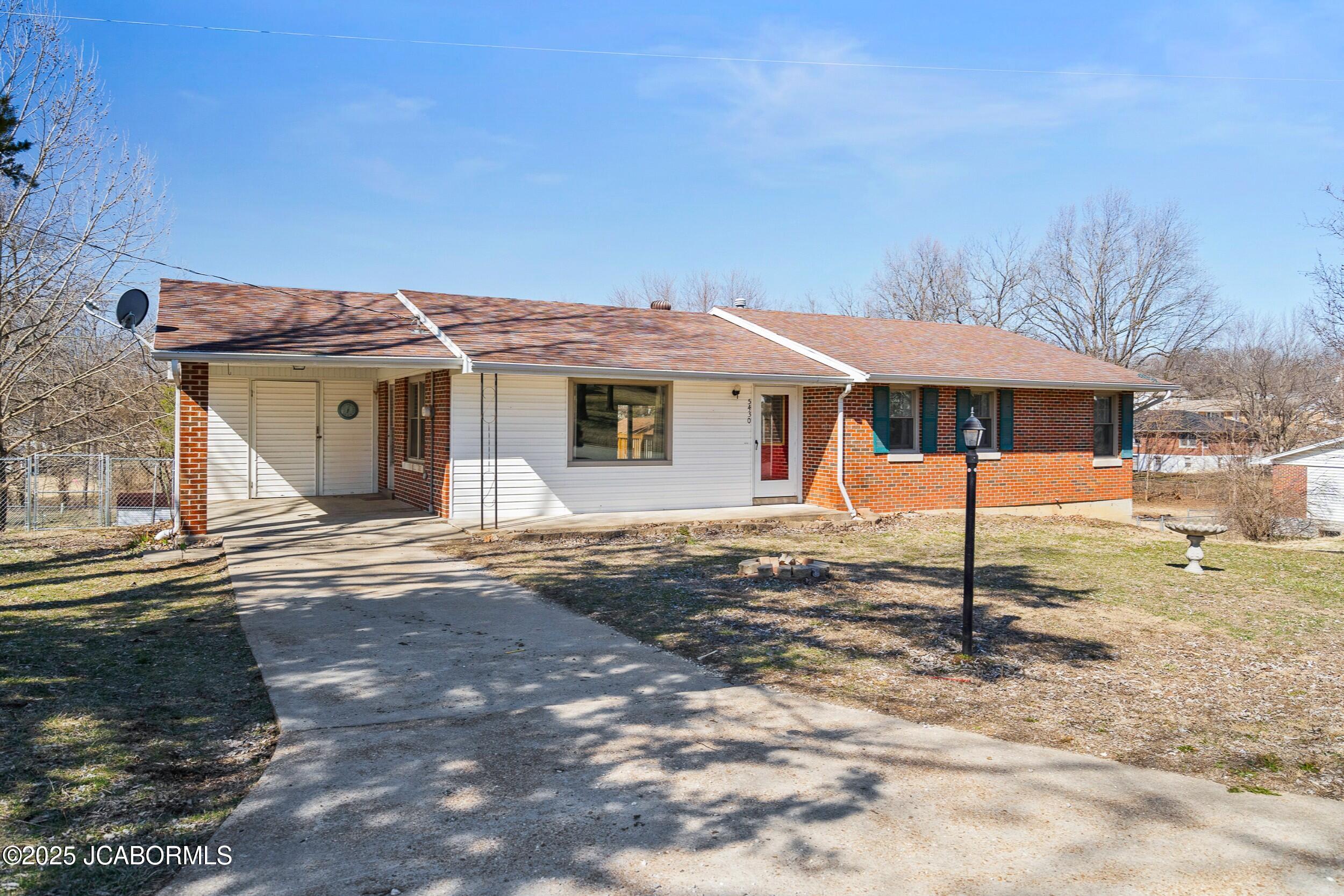 2 East Of Hwy 54 And S Of Missouri River Real Estate Listings Main Image