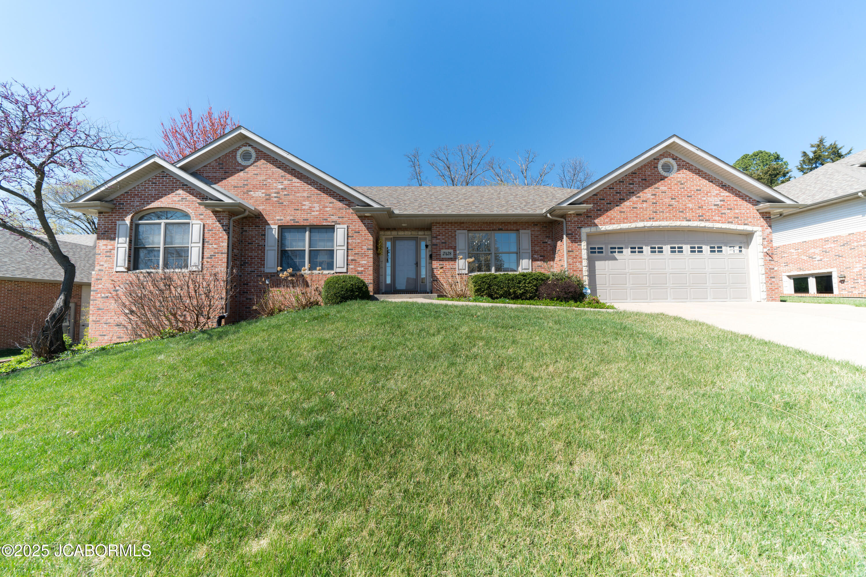 2428 Country Club Drive Property Photo 1