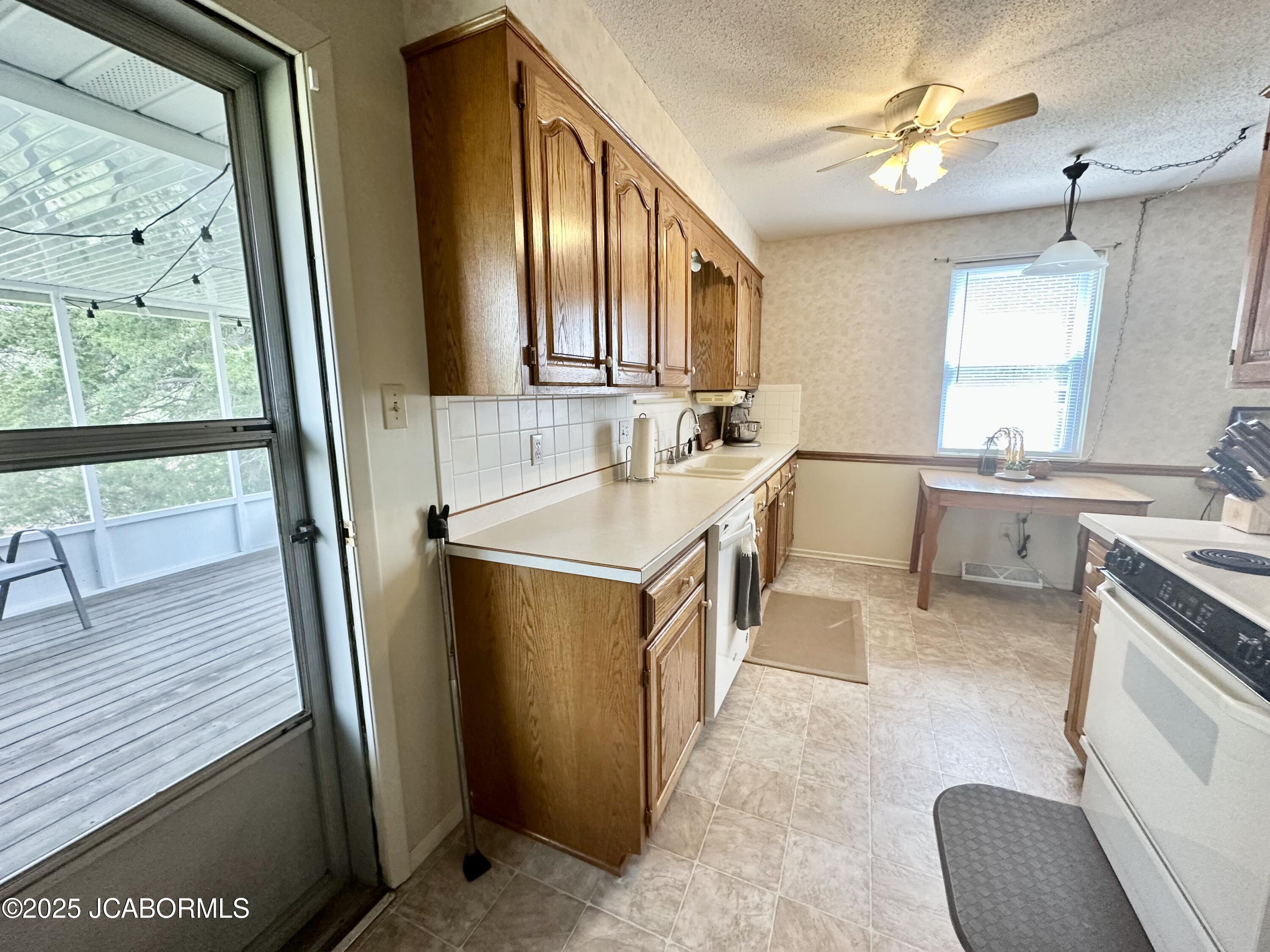 2214 Melody Drive Property Photo 7