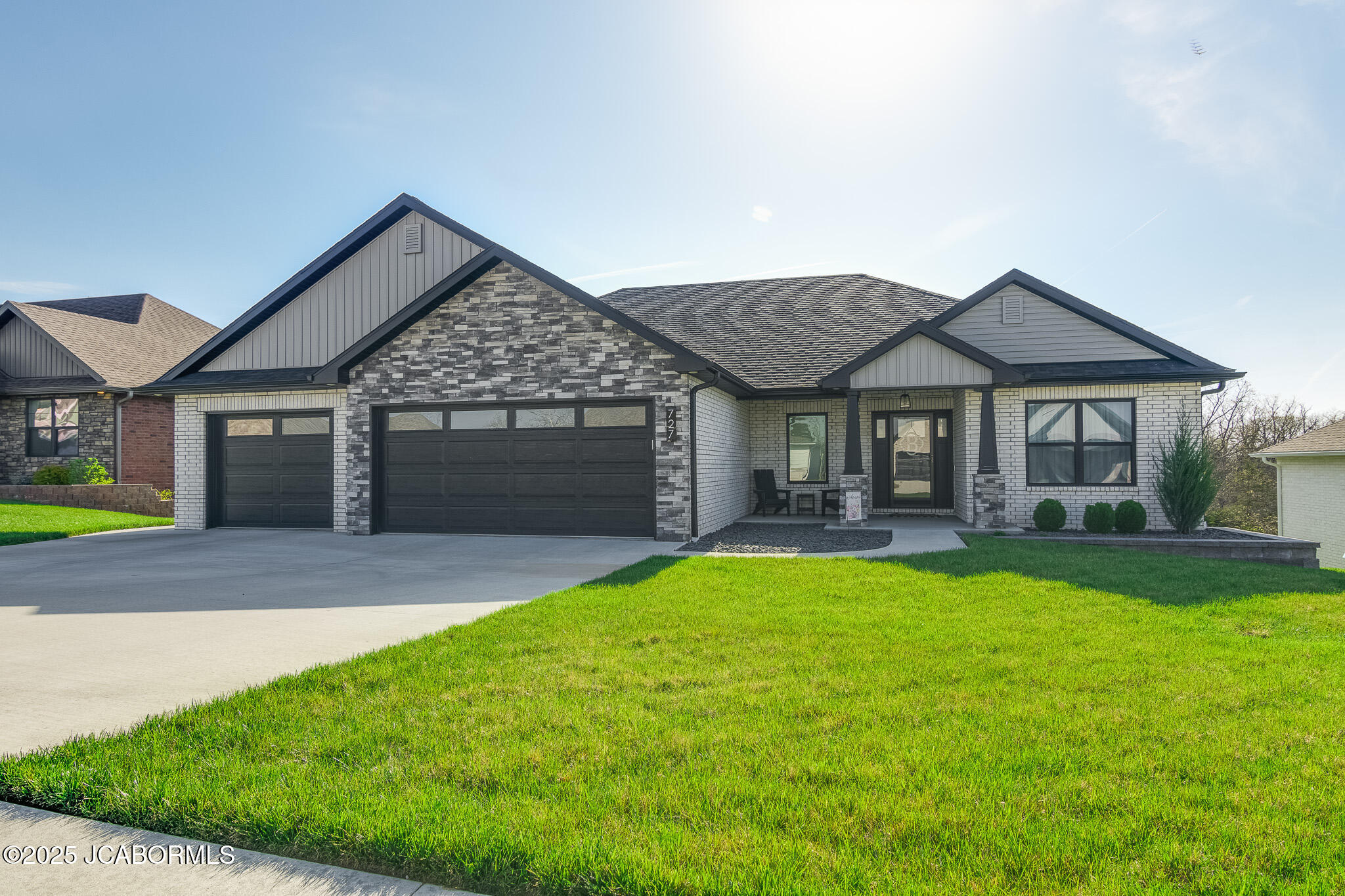 727 Sardonynx Drive Property Photo 1
