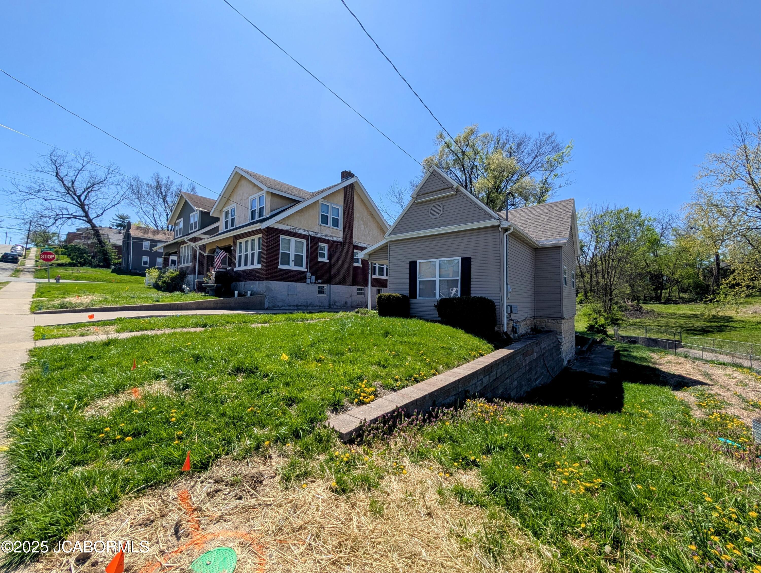 216 Ashley Street Property Photo 2