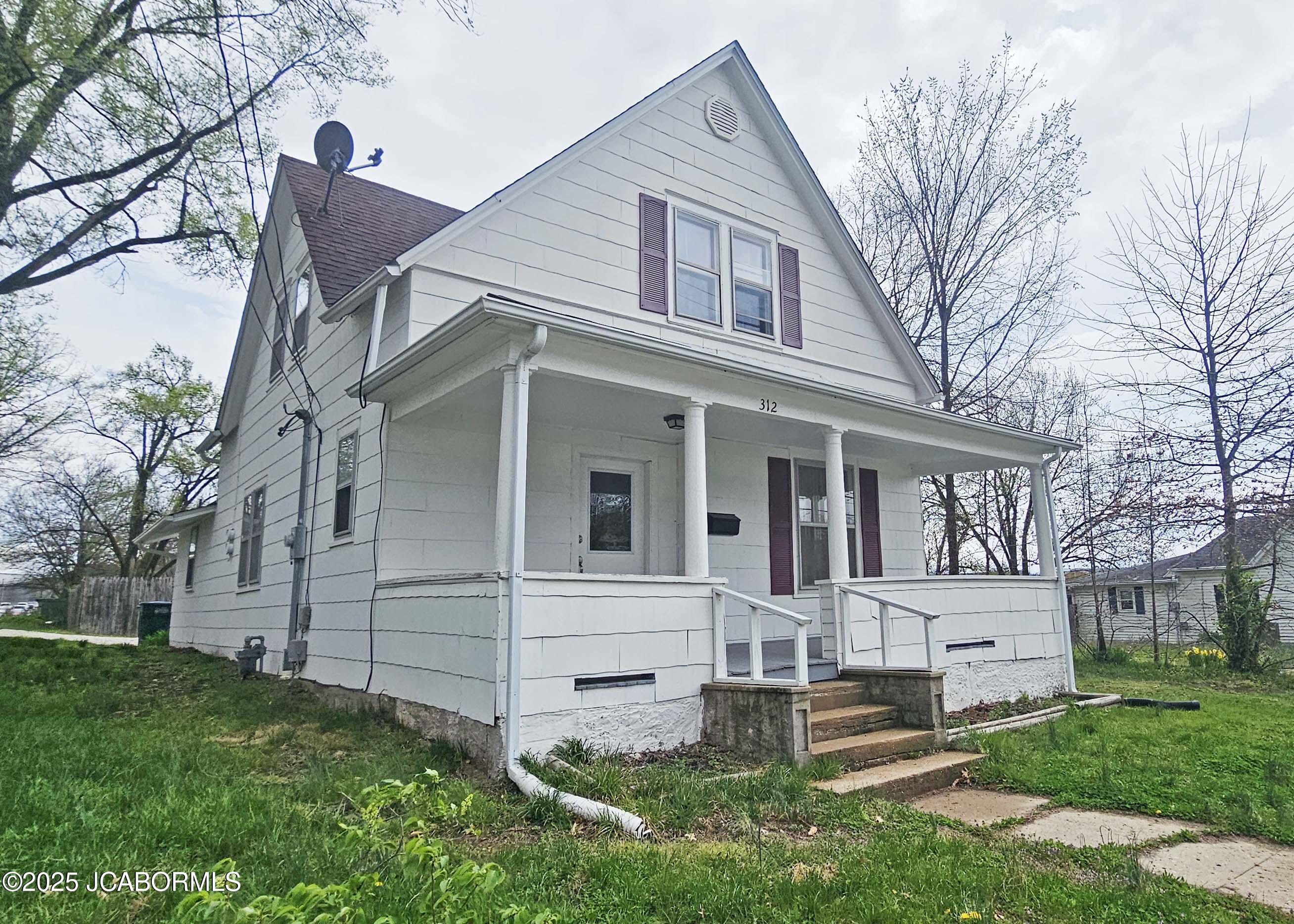 312 Oak Street Property Photo