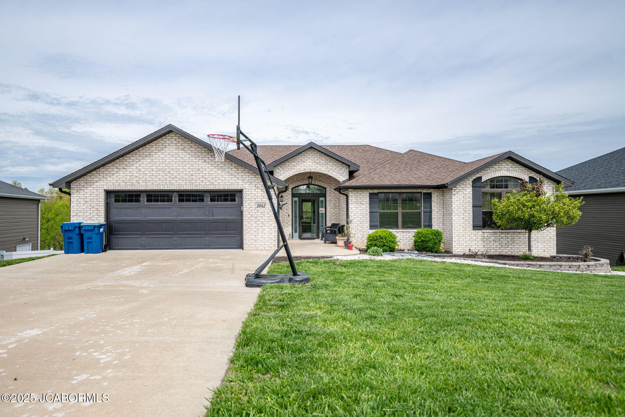 2042 Trenton Court Property Photo 1