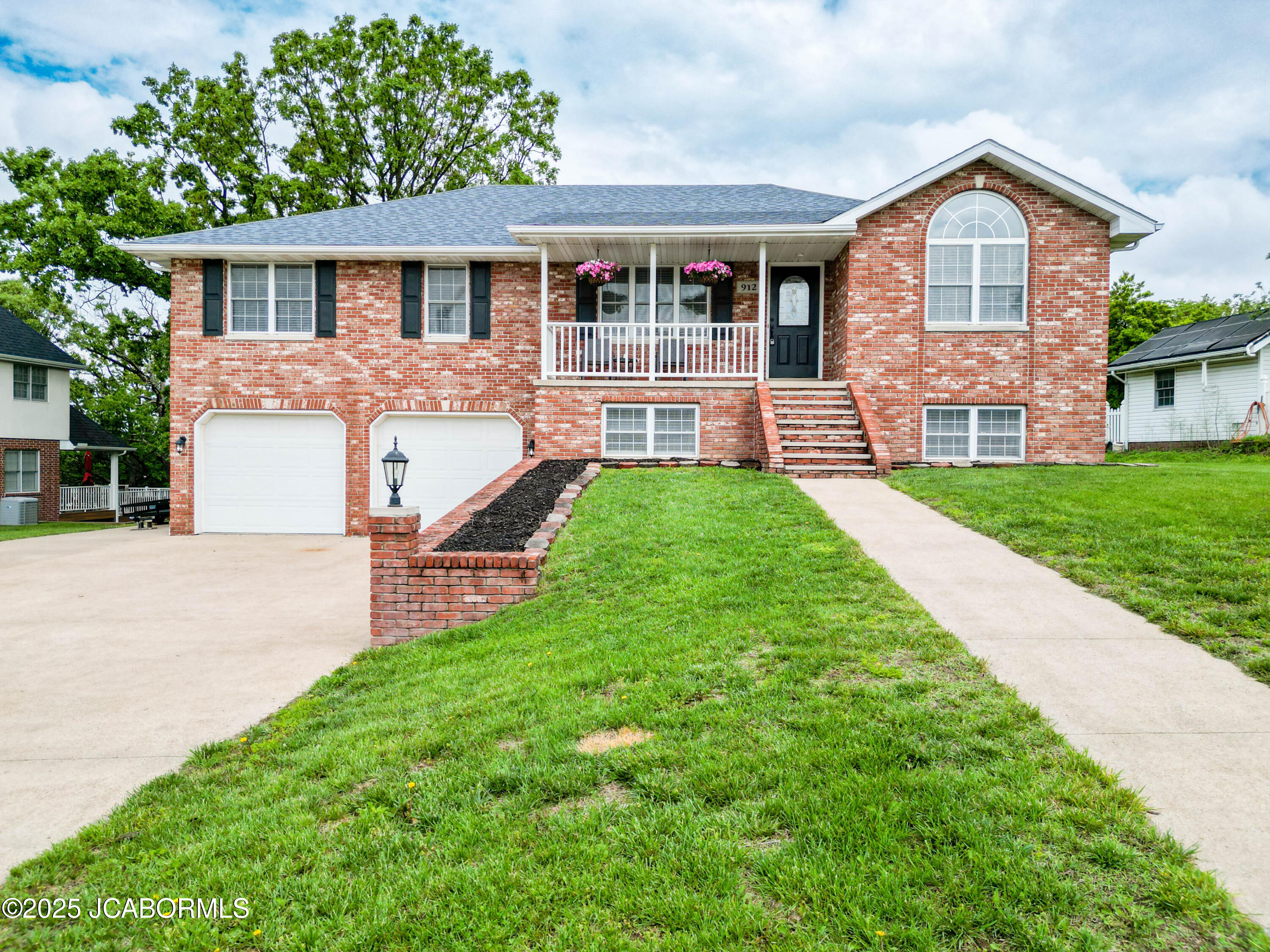 912 Topaz Court Property Photo 1