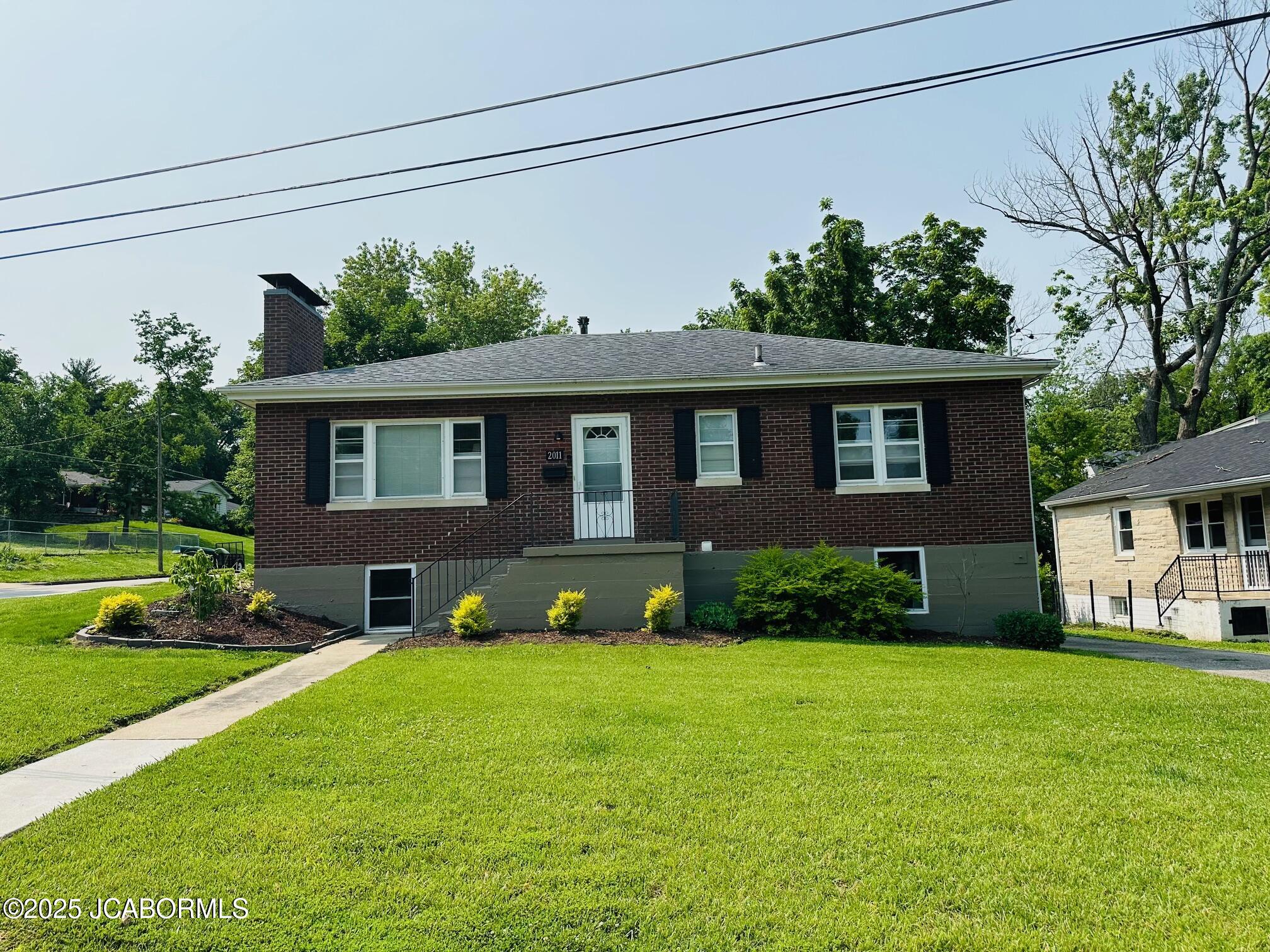 2011 Wayne Avenue Property Photo 1