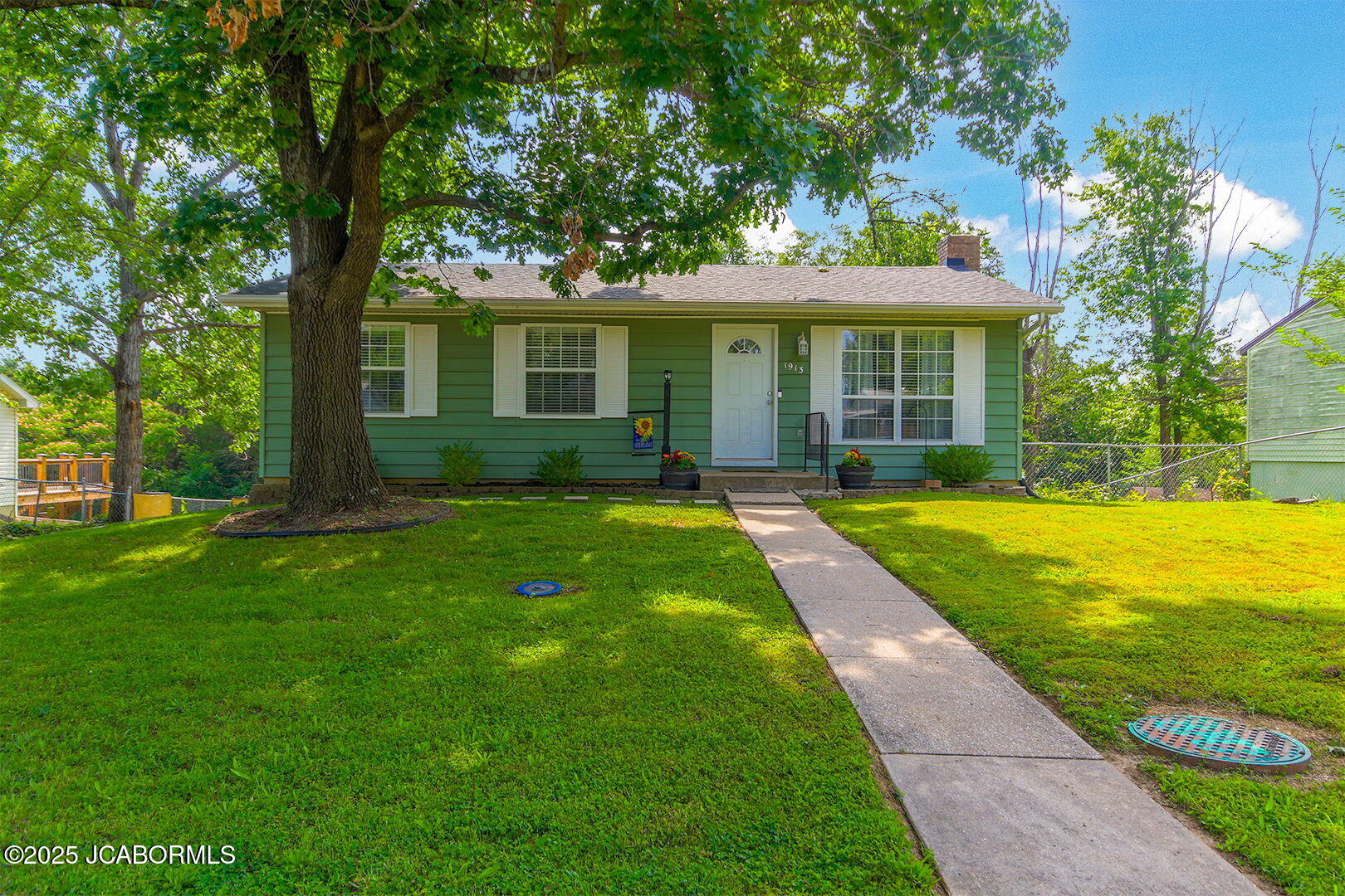 1913 Rolling Hills Drive Property Photo 1