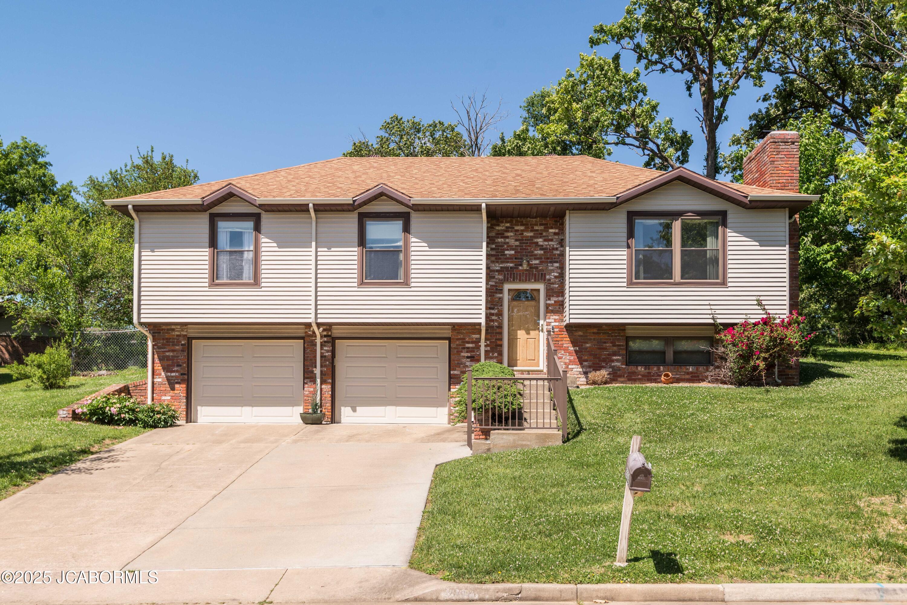 2304 Colonial Hills Road Property Photo 1