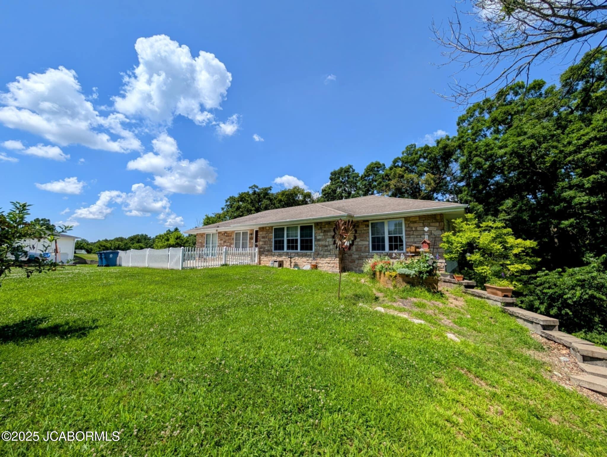 3036 Southwood Hills Road Property Photo 1