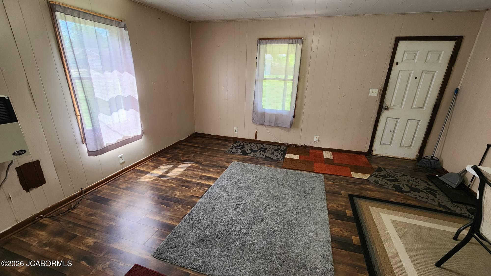 106 W Byrd Street Property Photo 3